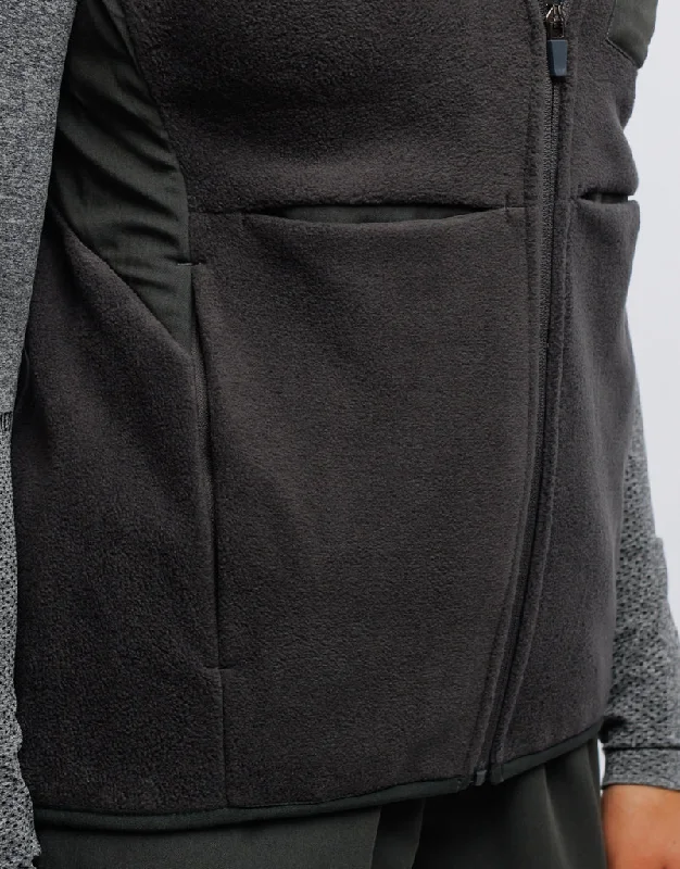 essential-fleece-vest-asphalt