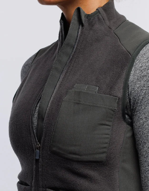 essential-fleece-vest-asphalt