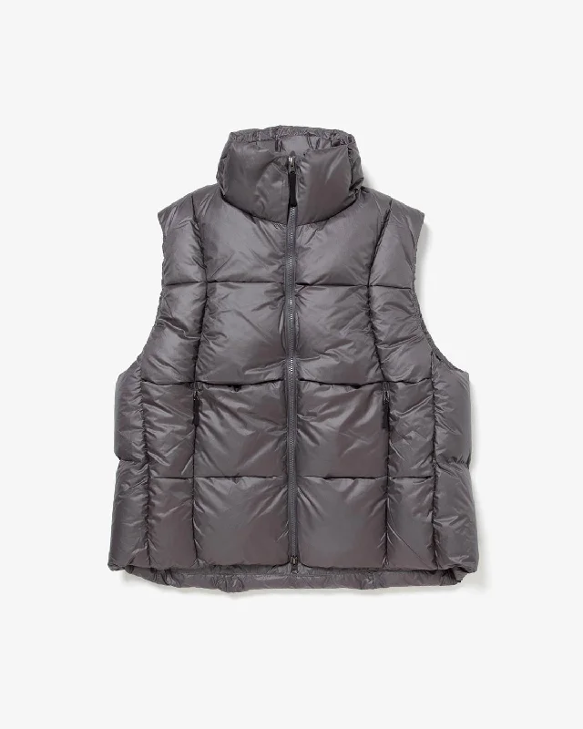 THREE-DIMENSIONAL DOWN VEST