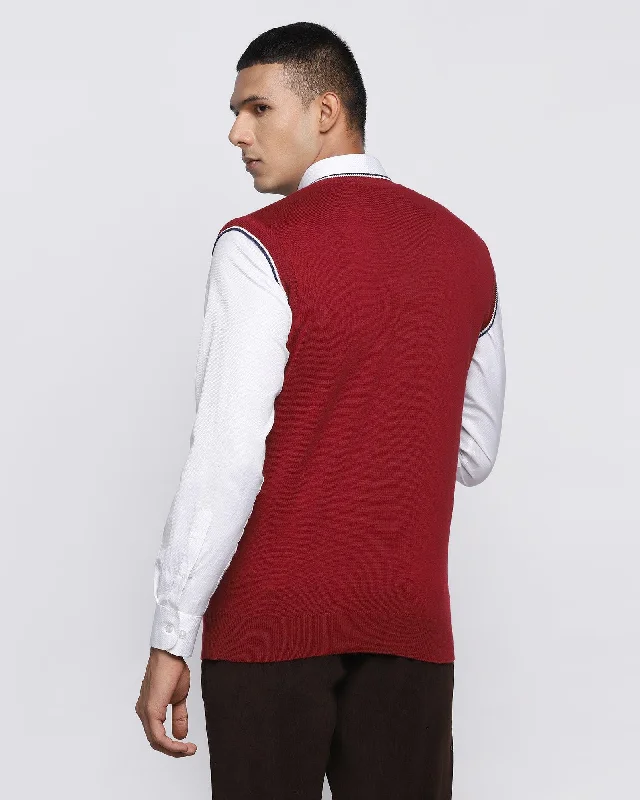 solid-v-neck-sweater-in-maroon-less