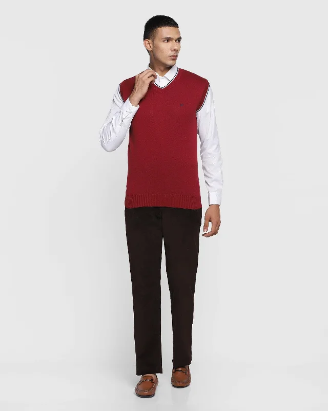 solid-v-neck-sweater-in-maroon-less