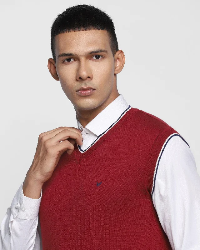 solid-v-neck-sweater-in-maroon-less