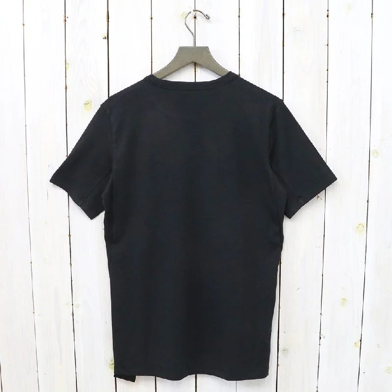 arcteryx-captive-split-ss-t-shirt-black-1