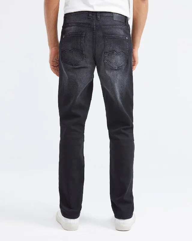 RELAXED FIT HIGH-RISE JEANS IN BLACK