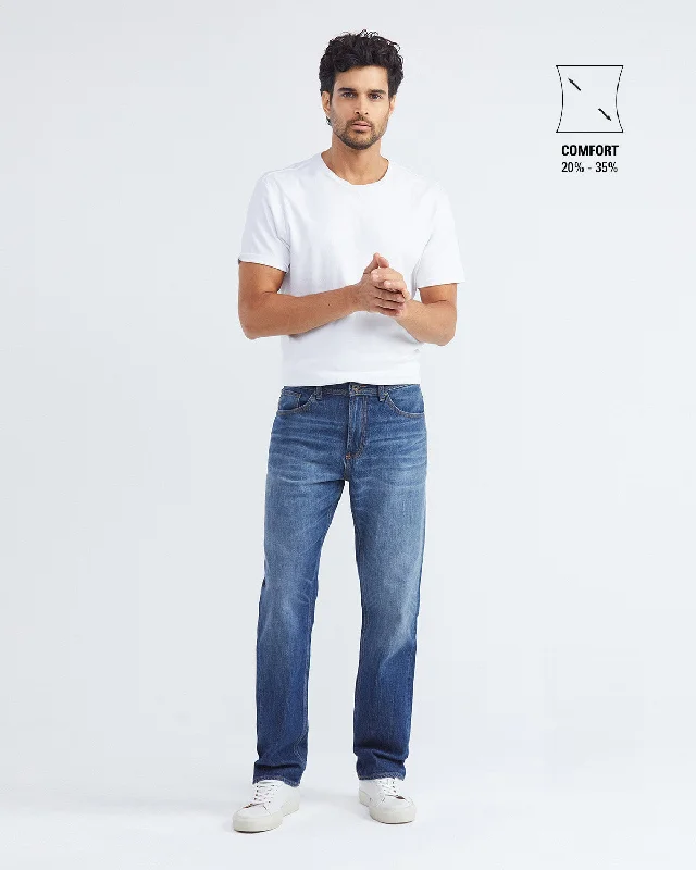 RELAXED FIT HIGH-RISE JEANS IN MEDIUM WASH