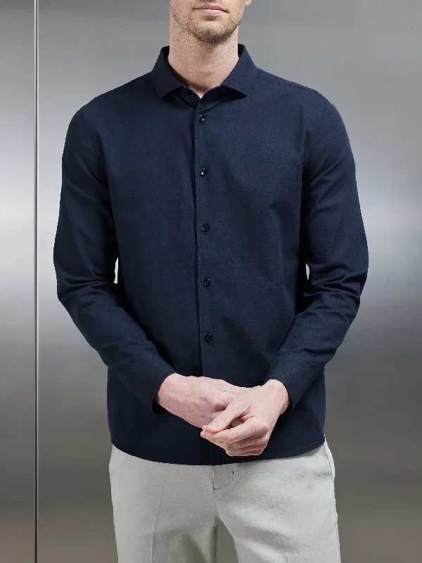 Linen Long Sleeve Cutaway Collar Shirt in Navy