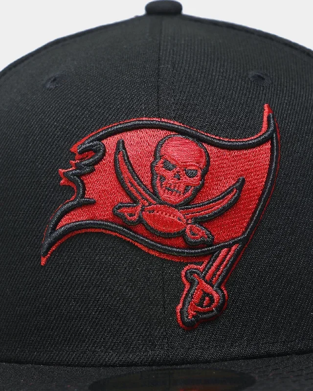 new-era-tampa-bay-buccaneers-scarlet-bottom-59fifty-fitted-black-scarlet