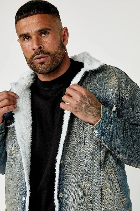 stone-washed-denim-jacket-black-fur-collar